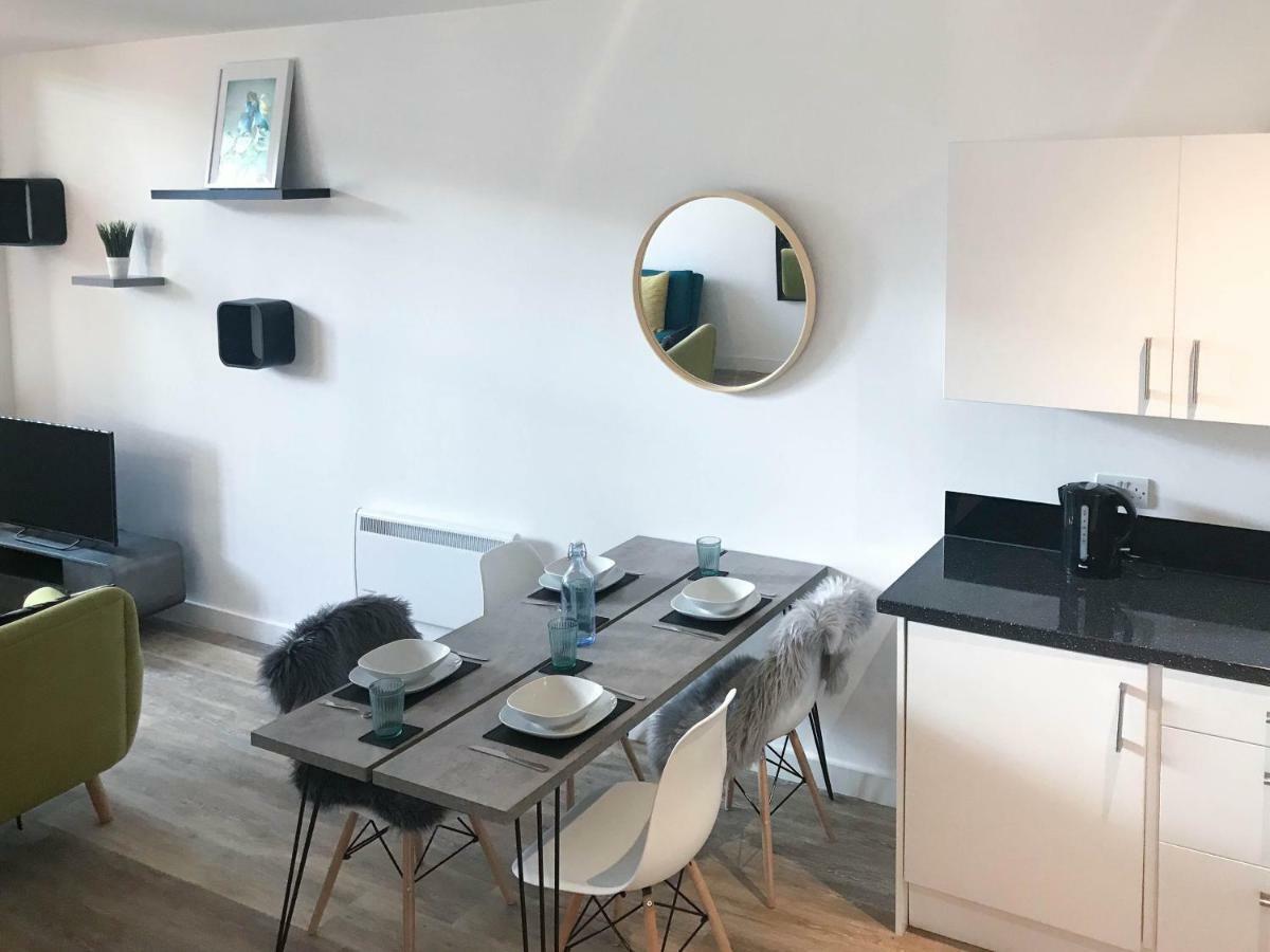 Luxury 1 Bed Apartment In City Centre With Parking Chester Esterno foto