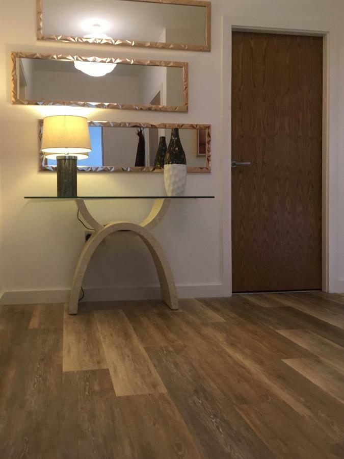 Luxury 1 Bed Apartment In City Centre With Parking Chester Esterno foto